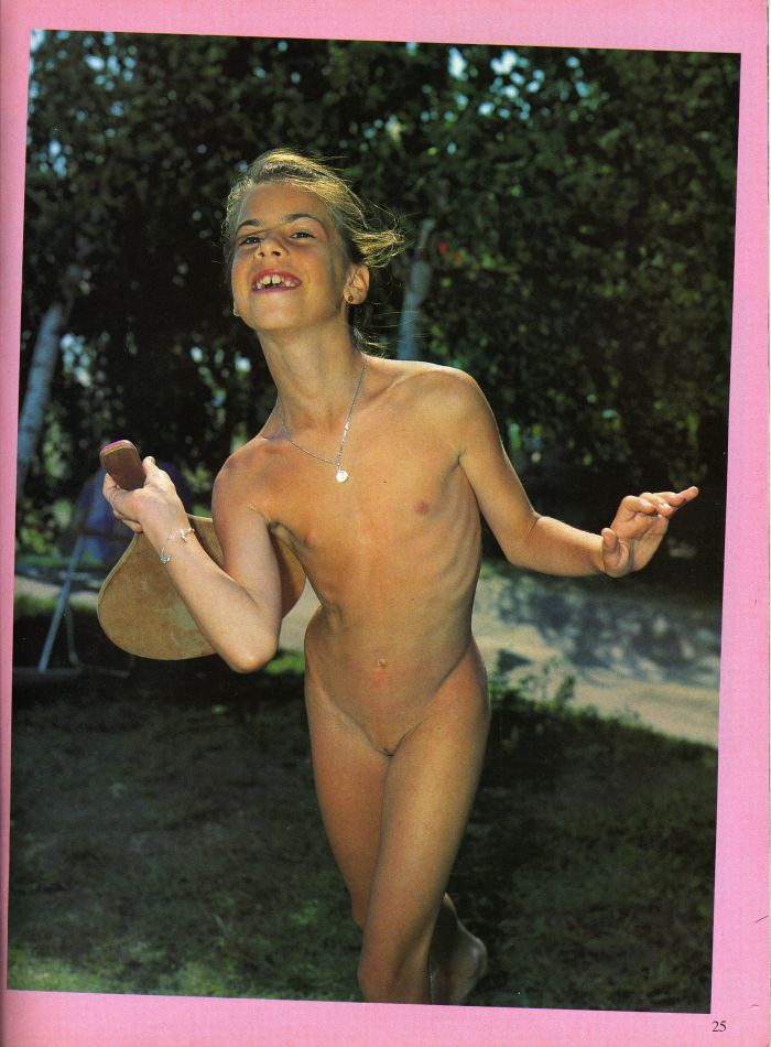 Jung und Frei Nr.86 - Beauty family nudism picture Jung und Frei Nr.86 - Beauty family nudism picture